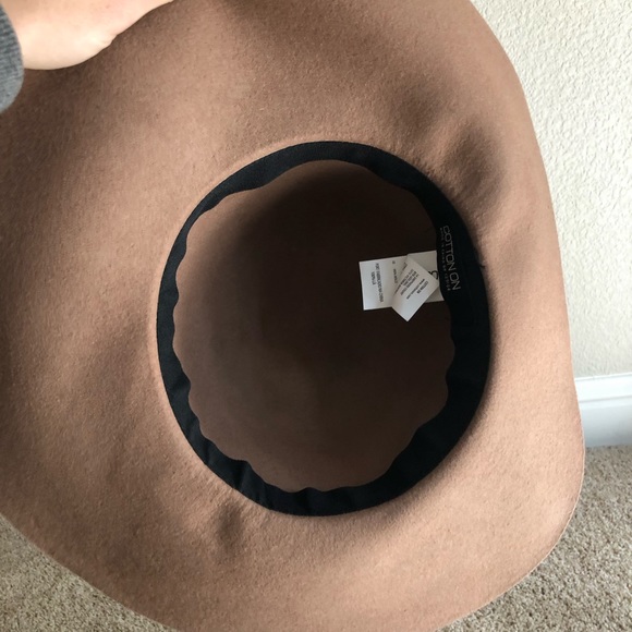 Hat - Picture 3 of 4